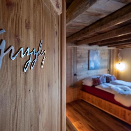 Grizzly Haus & Frosch Restaurant - Teritoria Bed & Breakfast Варена Екстериор снимка