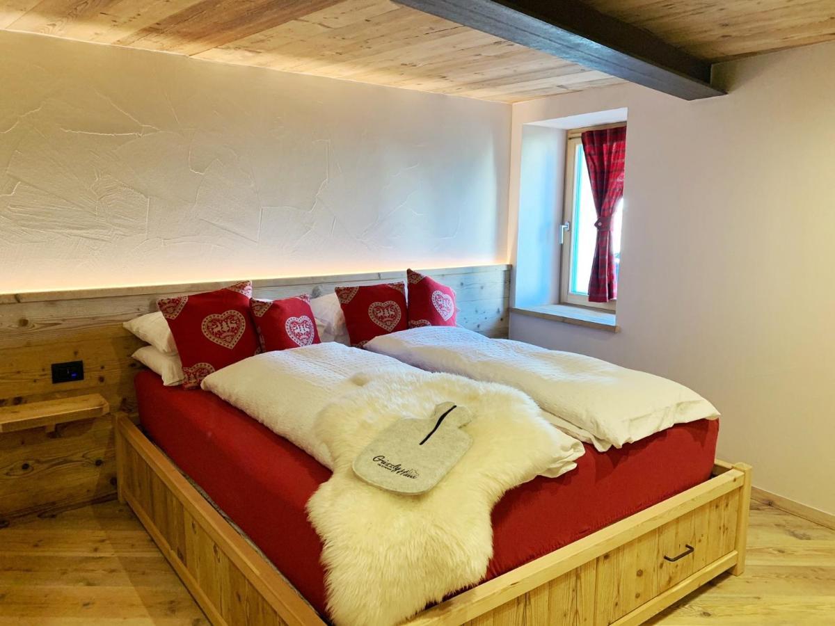 Grizzly Haus & Frosch Restaurant - Teritoria Bed & Breakfast Варена Екстериор снимка