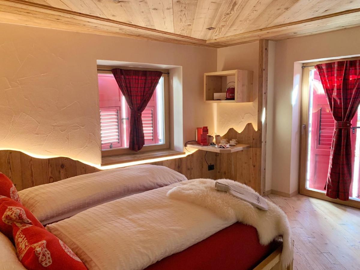 Grizzly Haus & Frosch Restaurant - Teritoria Bed & Breakfast Варена Екстериор снимка