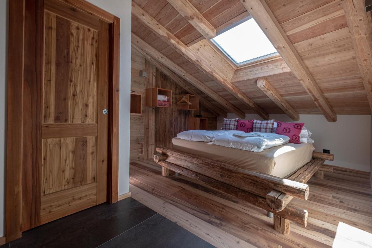 Grizzly Haus & Frosch Restaurant - Teritoria Bed & Breakfast Варена Екстериор снимка