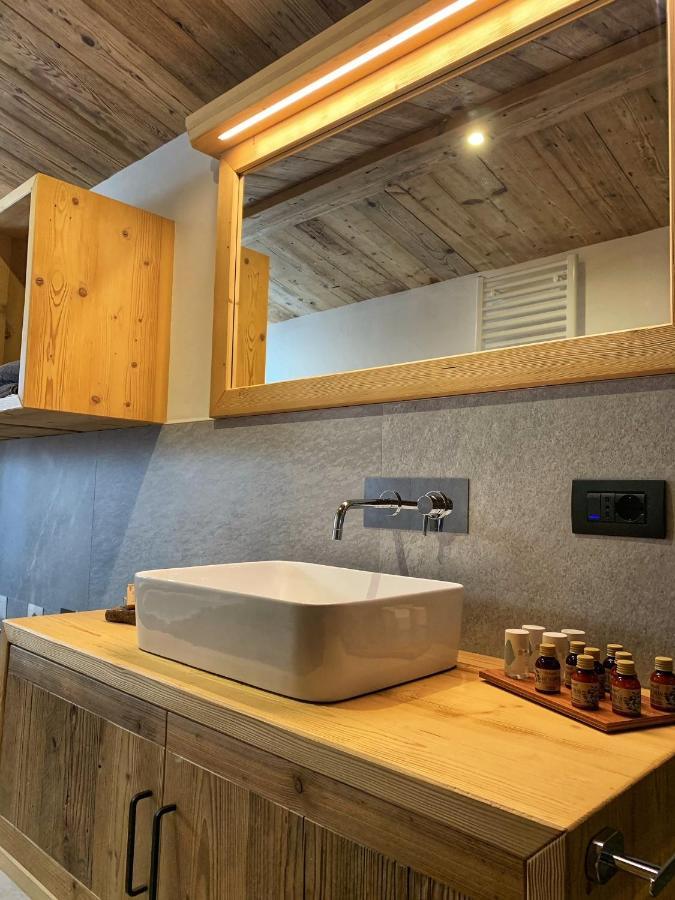 Grizzly Haus & Frosch Restaurant - Teritoria Bed & Breakfast Варена Екстериор снимка
