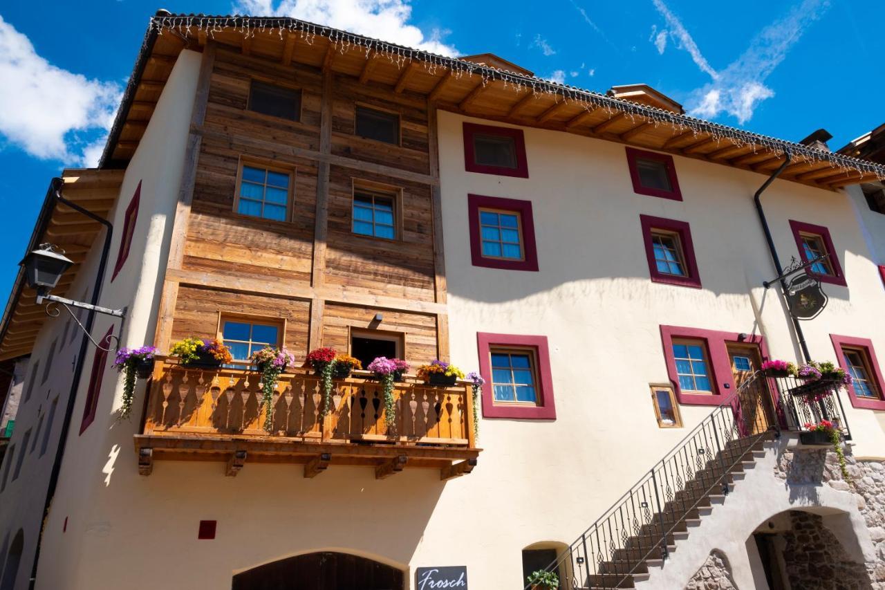 Grizzly Haus & Frosch Restaurant - Teritoria Bed & Breakfast Варена Екстериор снимка