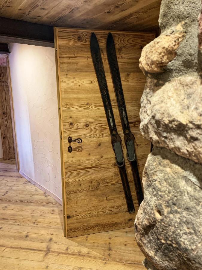 Grizzly Haus & Frosch Restaurant - Teritoria Bed & Breakfast Варена Екстериор снимка