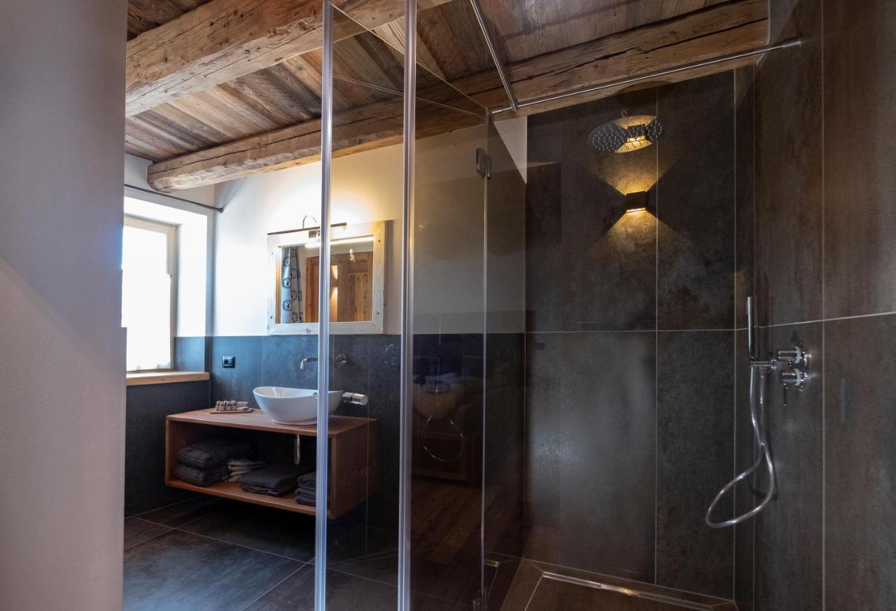 Grizzly Haus & Frosch Restaurant - Teritoria Bed & Breakfast Варена Екстериор снимка