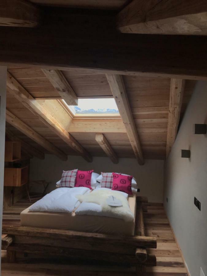 Grizzly Haus & Frosch Restaurant - Teritoria Bed & Breakfast Варена Екстериор снимка