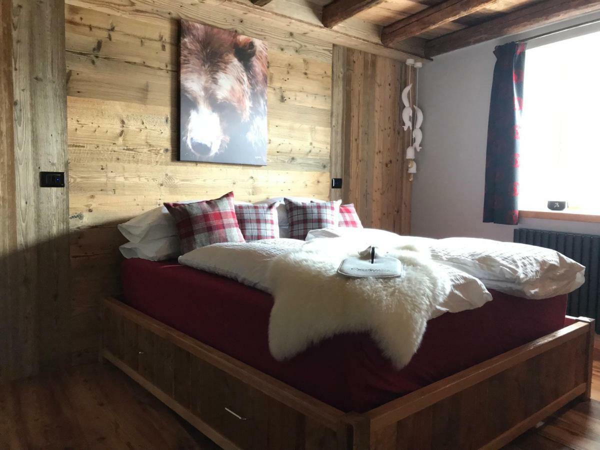 Grizzly Haus & Frosch Restaurant - Teritoria Bed & Breakfast Варена Екстериор снимка