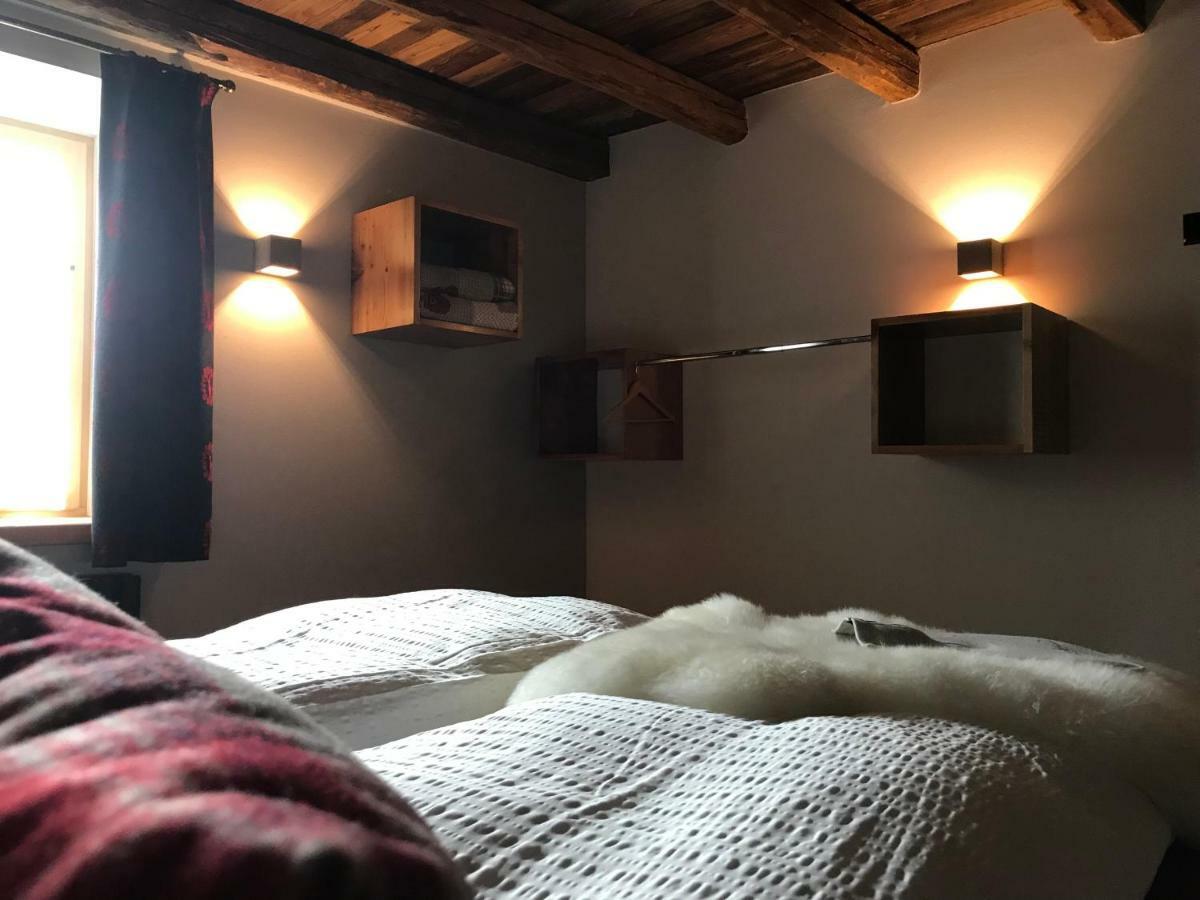 Grizzly Haus & Frosch Restaurant - Teritoria Bed & Breakfast Варена Екстериор снимка