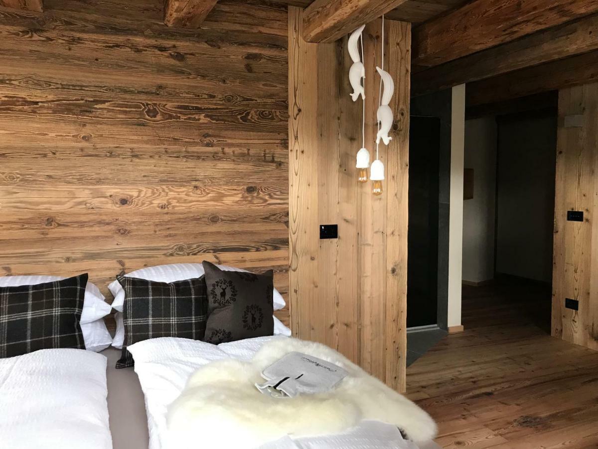 Grizzly Haus & Frosch Restaurant - Teritoria Bed & Breakfast Варена Екстериор снимка