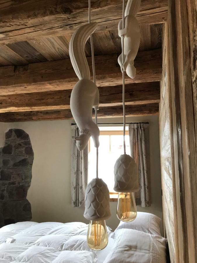 Grizzly Haus & Frosch Restaurant - Teritoria Bed & Breakfast Варена Екстериор снимка