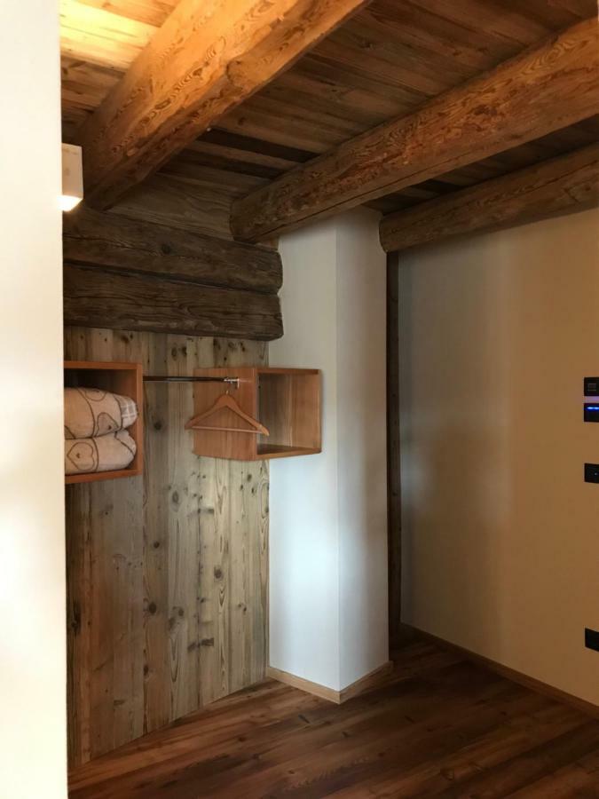 Grizzly Haus & Frosch Restaurant - Teritoria Bed & Breakfast Варена Екстериор снимка