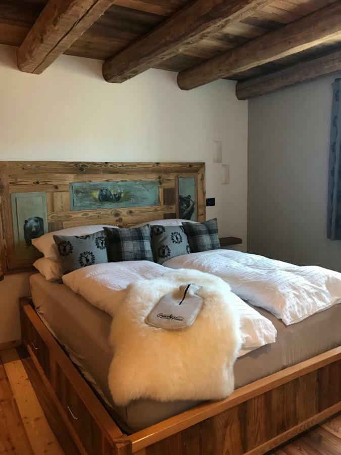 Grizzly Haus & Frosch Restaurant - Teritoria Bed & Breakfast Варена Екстериор снимка